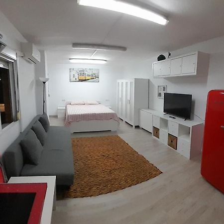 Estudio Frente A Estacion Maria Zambrano Μάλαγα Εξωτερικό φωτογραφία