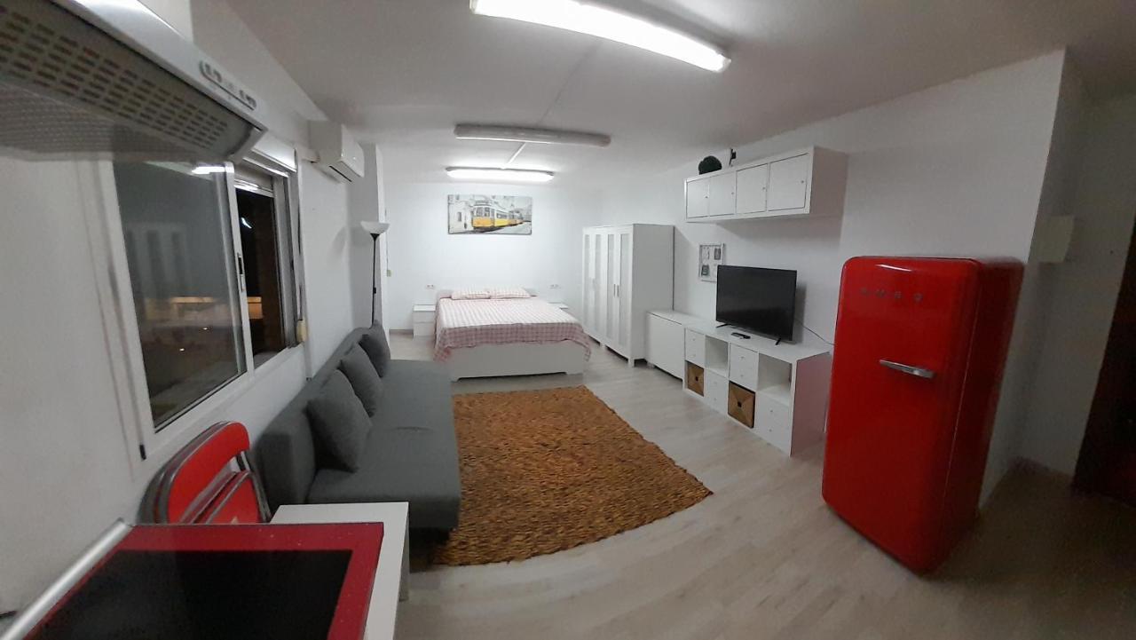 Estudio Frente A Estacion Maria Zambrano Μάλαγα Εξωτερικό φωτογραφία